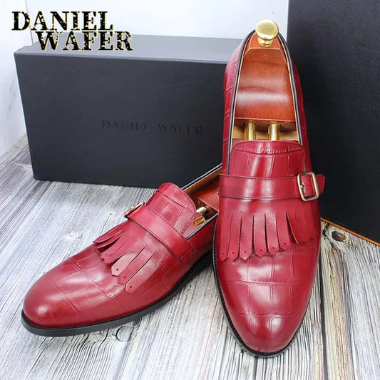 Fashion Men'S Loafers Men New Dress Leather Shoes Wedding Black Red Stones Prints Buckle Tassels Loafers Casual Men Party Shoes